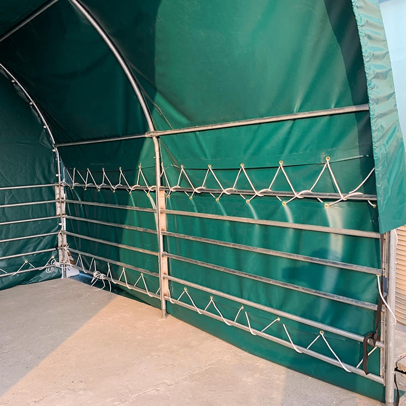 Přenosné přístřešky pro hospodářská zvířata 4x4mx3,15m pro koně, krávy, ovce