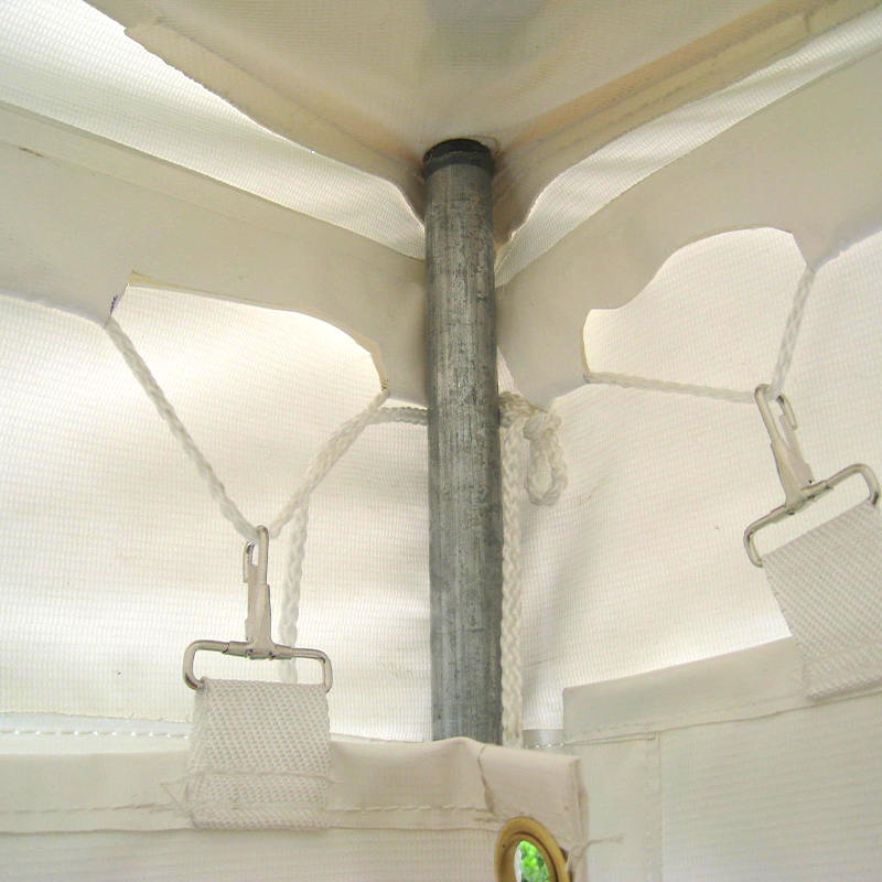 Tradiční stan na tyči z PVC o rozměrech 7 x 12 m s okny